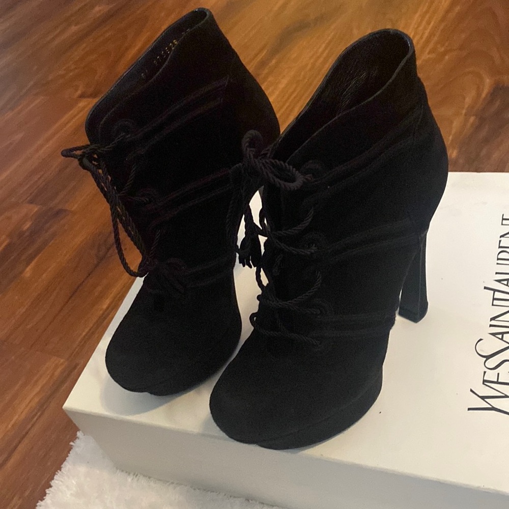 Saint Laurent Blk suede bootie